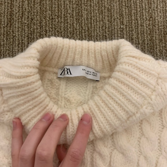 Zara knit sweater vest - Picture 2 of 3